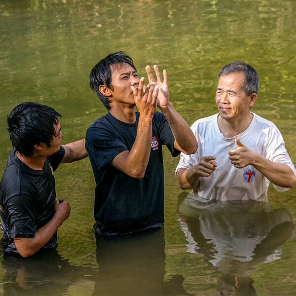 A Deaf believer prepares to be baptized.